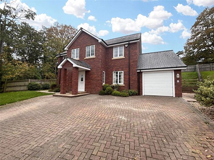 4 Bedroom Detached House To Rent In Pinn Hill, Exeter, Devon, EX1