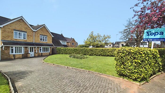 4 Bedroom Detached House For Sale In Werburgh Drive, Stoke-on-trent, ST4