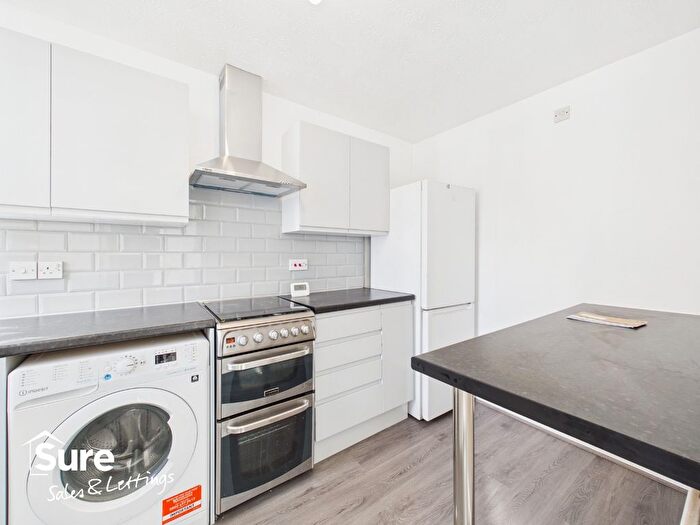 2 Bedroom End Of Terrace House To Rent In Thistle Close, Hemel Hempstead, Hertfordshire, HP1