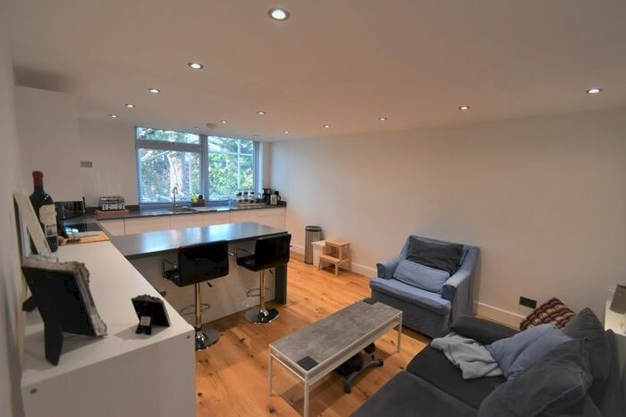 2 Bedroom Flat To Rent In West Park, London SE9