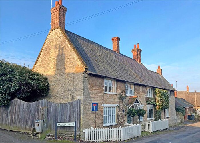 4 Bedroom Detached House For Sale In Gold Street, Podington, Wellingborough, Bedfordshire, NN29