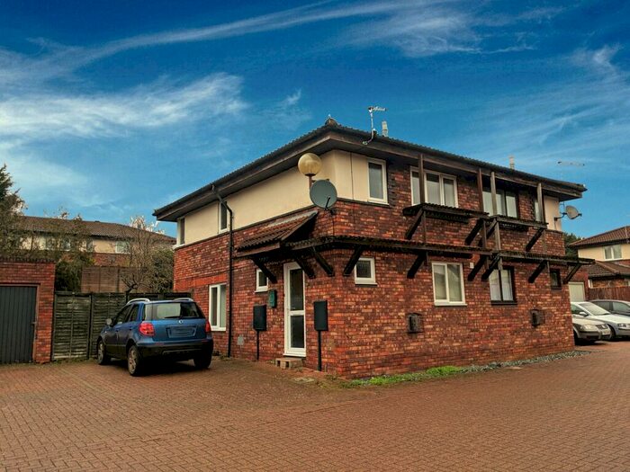 3 Bedroom Semi-Detached House To Rent In Ramsay Close, Bradwell, Milton Keynes, MK13