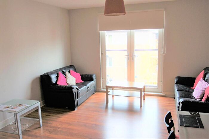 2 Bedroom Apartment To Rent In Colombo Square, Gateshead, NE8