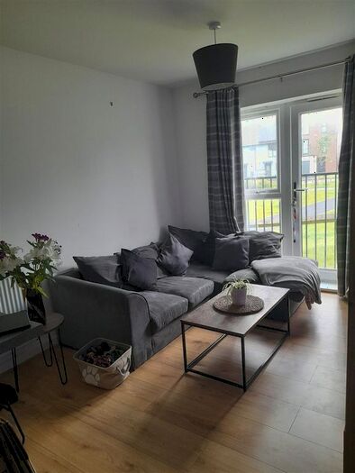 2 Bedroom Flat To Rent In Ffordd Penrhyn, Barry, CF62