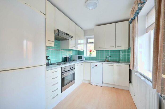 1 Bedroom Flat To Rent In Tudor Grange, Blackheath, London, SE3