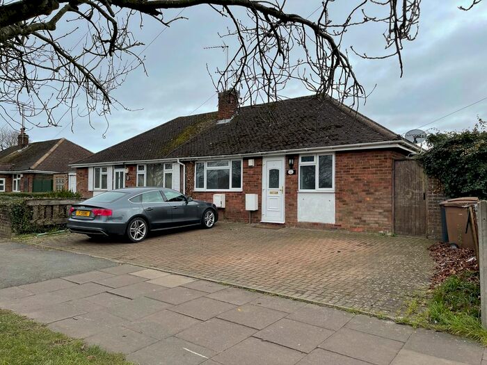 2 Bedroom Bungalow To Rent In Leagrave High Street, Luton, Beds LU4