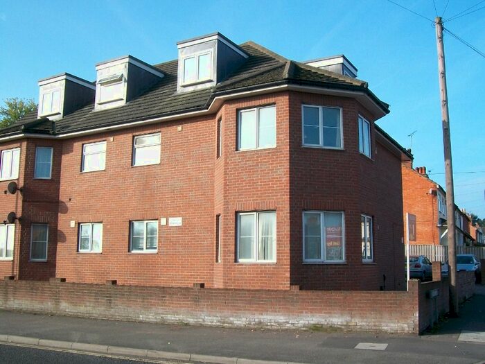 1 Bedroom Flat To Rent In North Lane, Aldershot, GU12
