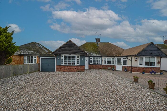3 Bedroom Semi-Detached Bungalow For Sale In Saffron Close, West Horndon, Brentwood, CM13