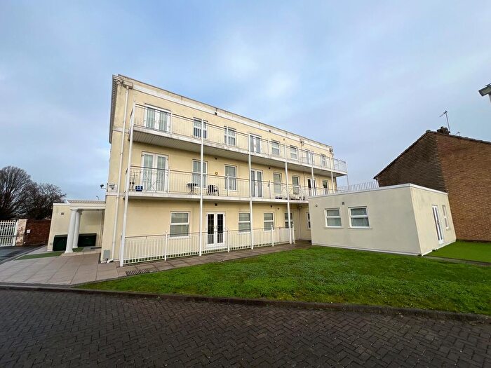 2 Bedroom Flat To Rent In Whitbourne Avenue, Swindon, SN3