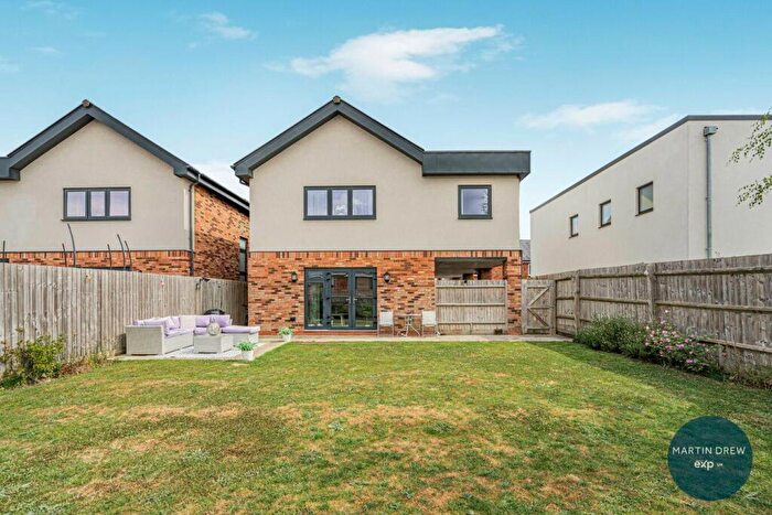 4 Bedroom Detached House For Sale In Hull Lane, Graven Hill, Bicester, OX25