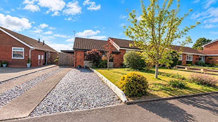 2 Bedroom Semi Detached Bungalow For Sale In Canada Way, Worcester, WR2