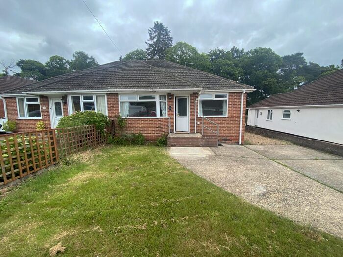 2 Bedroom Bungalow To Rent In Sylvan Avenue, Bitterne, Southampton, SO19