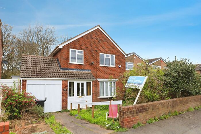 3 Bedroom Detached House For Sale In The Paddock, Bilston, WV14