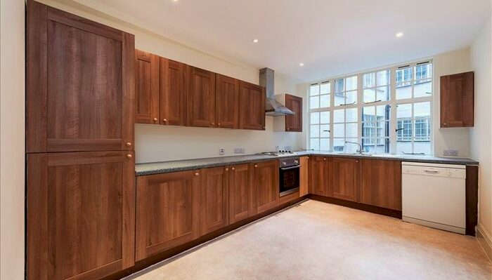 5 Bedroom Apartment To Rent In Strathmore Court, St. Johns Wood, London, NW8