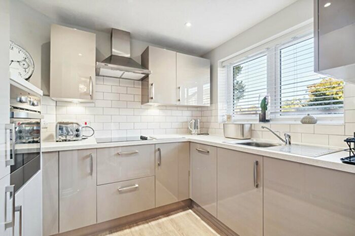 2 Bedroom Retirement Property For Sale In Wratten Road West, Hitchin, SG5
