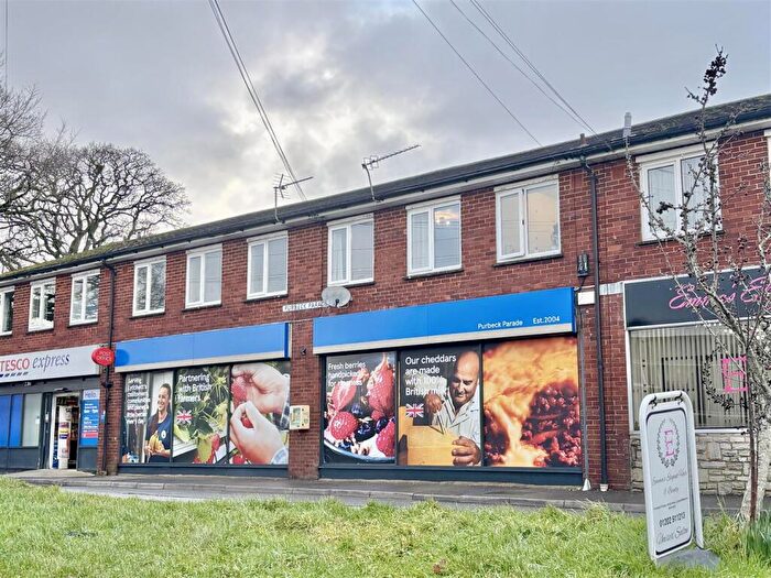 2 Bedroom Flat To Rent In High Street, Lytchett Matravers, Poole, BH16