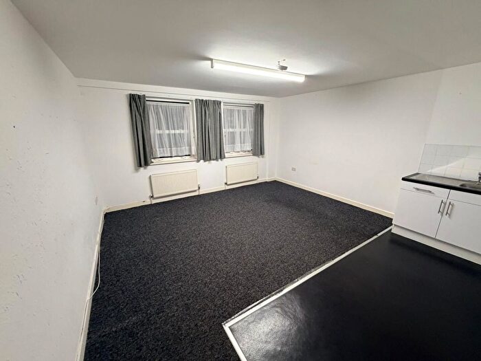 2 Bedroom Flat To Rent In High Street, London, NW10