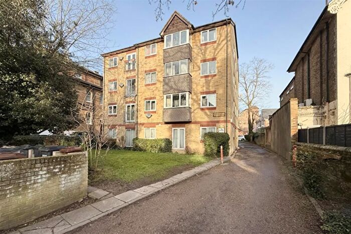 1 Bedroom Flat For Sale In Selhurst Road, South Norwood, SE25