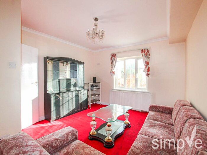 2 Bedroom Maisonette To Rent In Willow Tree Lane, Hayes, Middlesex, UB4