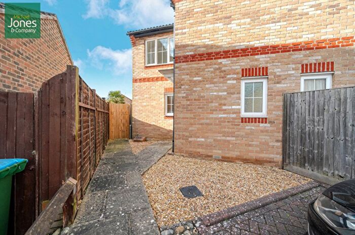 2 Bedroom Detached House To Rent In Watersmead Drive, The Poplars, Littlehampton, BN17