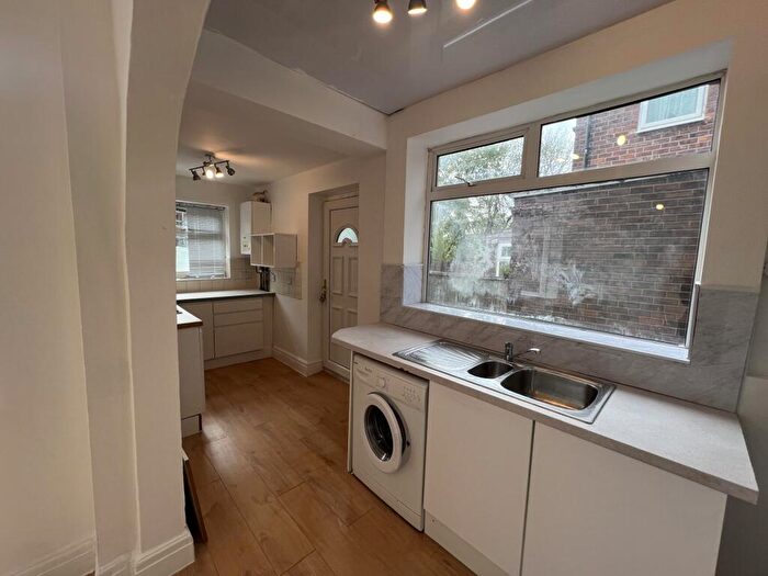 3 Bedroom House To Rent In Taylor Lane, Denton, M34