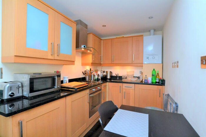 1 Bedroom Flat To Rent In King Street, Twickenham, TW1