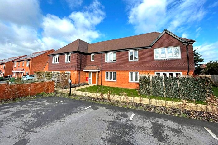 2 Bedroom Flat For Sale In Gaynesford Way, Tongham, Surrey, GU10