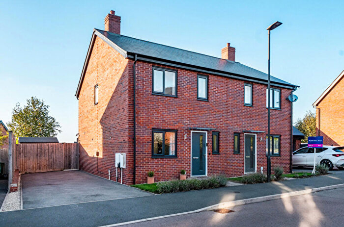 3 Bedroom Semi-Detached House For Sale In Hawser Road, Tewkesbury, Gloucestershire, GL20
