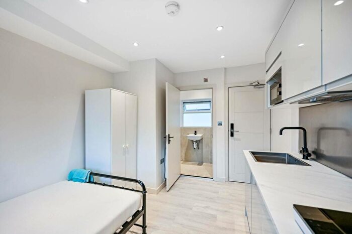 Studio To Rent In Addison Gardens, Kingston, Surbiton, KT5