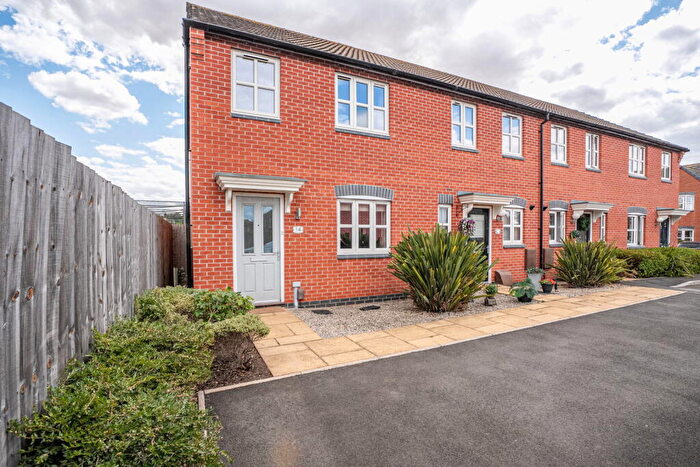 3 Bedroom End Of Terrace House For Sale In Autumn Close, West Bridgford, NG2