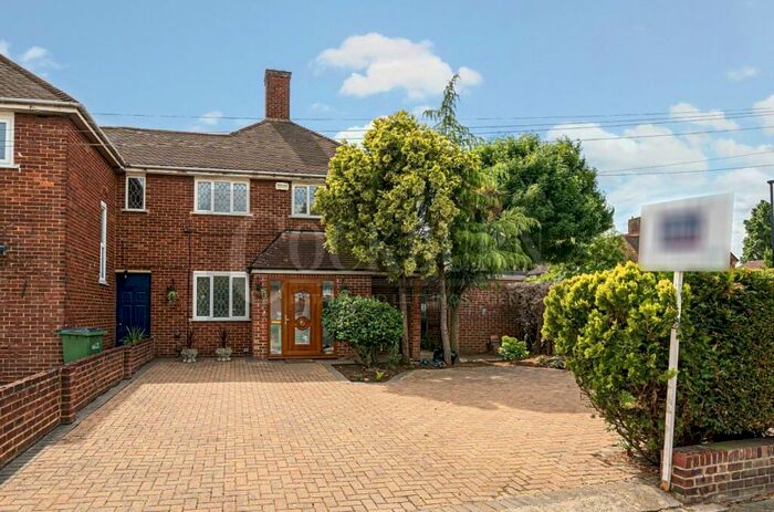 4 Bedroom End Of Terrace House To Rent In William Barefoot Drive, London, SE9