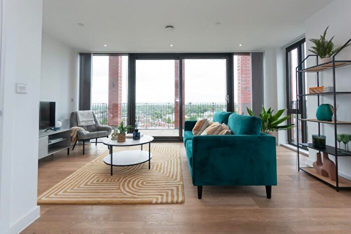 3 Bedroom Apartment To Rent In Bromsgrove Street, Birmingham, B5
