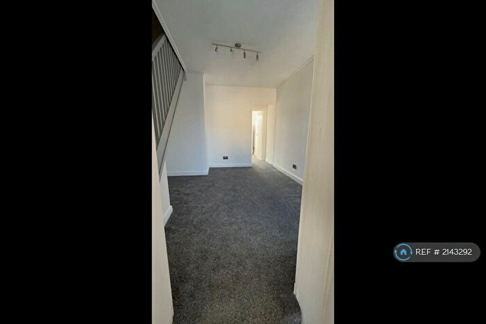 2 Bedroom Flat To Rent In Queen Street, Horsham, RH12