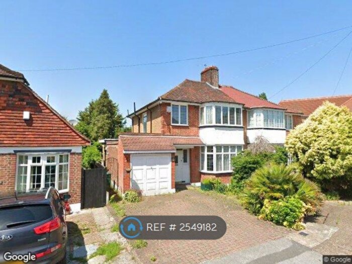 3 Bedroom Semi-Detached House To Rent In London, London, SE9