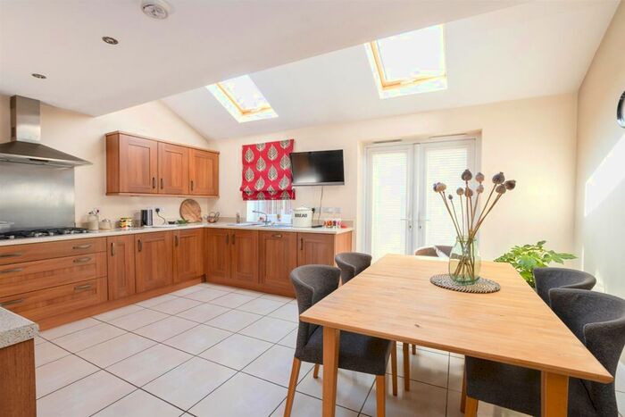 5 Bedroom Detached House For Sale In Marmion Close, Market Harborough, LE16