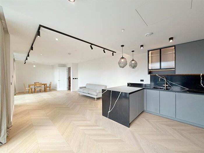 3 Bedroom House To Rent In Siena House, Bollinder Place, EC1V