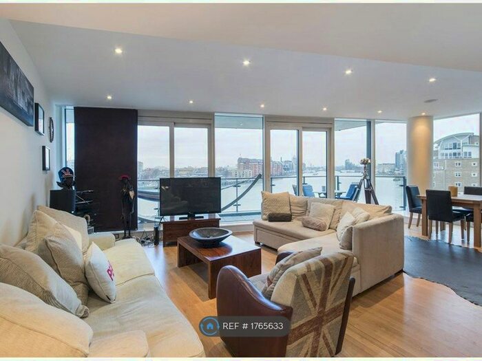 3 Bedroom Flat To Rent In Juniper Drive, London, SW18