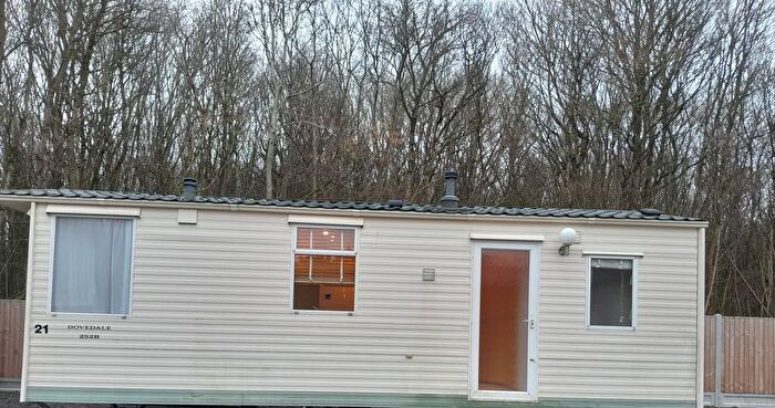 2 Bedroom Mobile/park Home To Rent In Coopers End, Bishop's Stortford, CM22