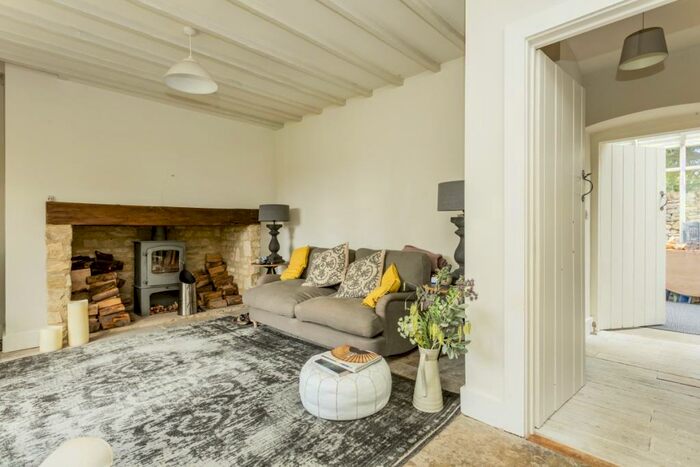 2 Bedroom Cottage To Rent In Brockhampton, GL54