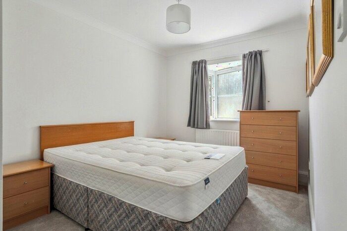 2 Bedroom Apartment To Rent In Long Ford Close, Oxford, OX1