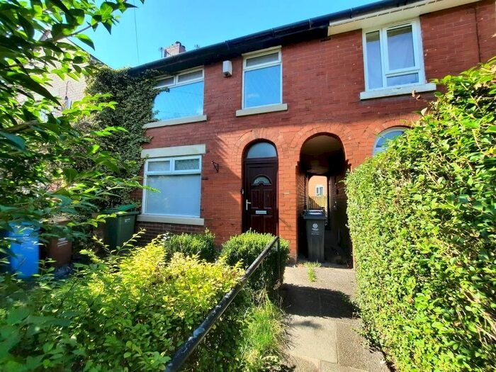 2 Bedroom Semi-Detached House To Rent In Peveril Road, Oldham, OL1