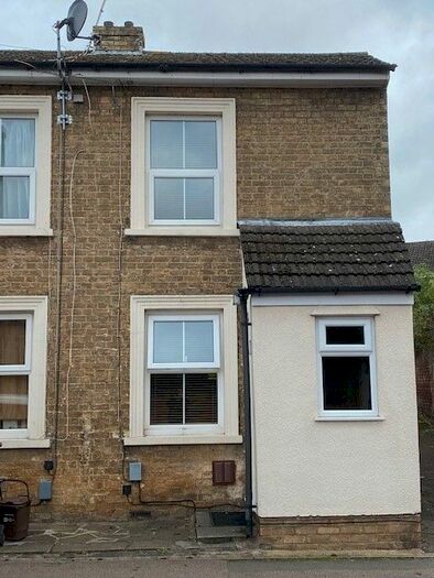 2 Bedroom Terraced House To Rent In Plantation Road, Leighton Buzzard LU7