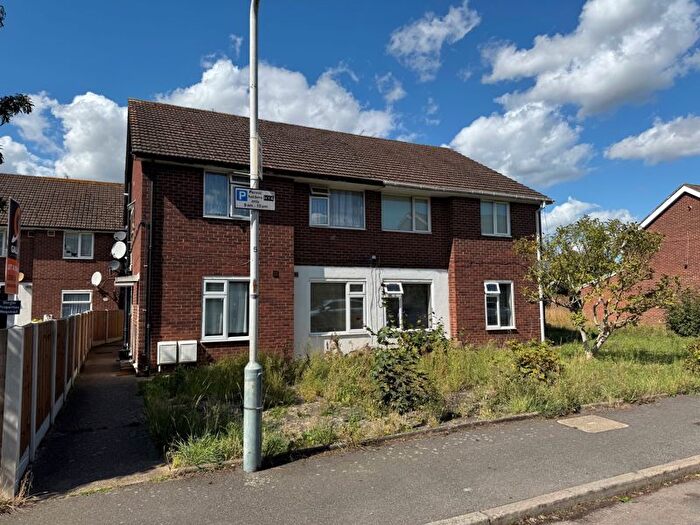 2 Bedroom Maisonette To Rent In Fairey Avenue, Hayes, UB3