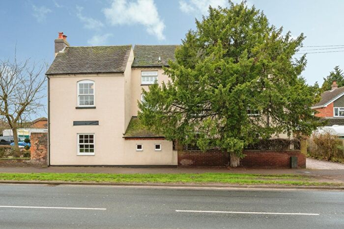 4 Bedroom Detached House For Sale In Fazeley Road, Tamworth, Staffordshire, B78