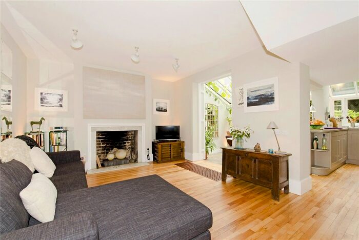 1 Bedroom Semi Detached House To Rent In St Pauls Crescent, Camden, NW1