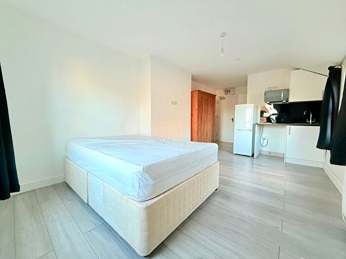 Studio To Rent In Brownhill Road, London, SE6