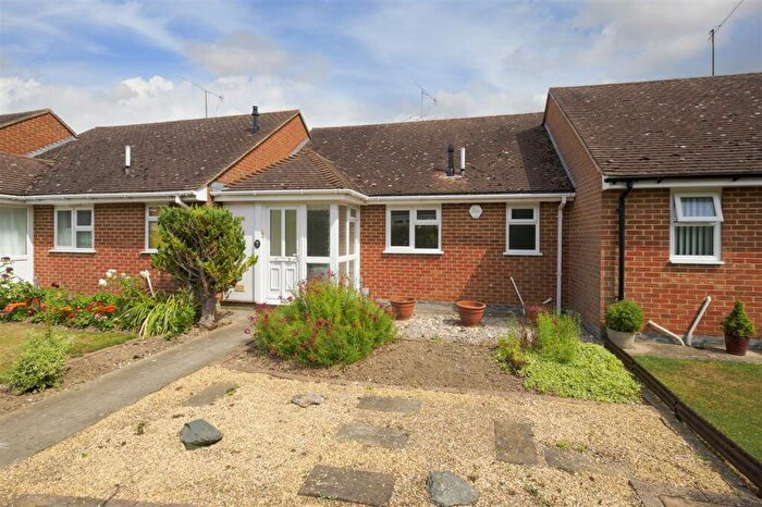 1 Bedroom Bungalow To Rent In Preston Park, Faversham, Faversham, ME13