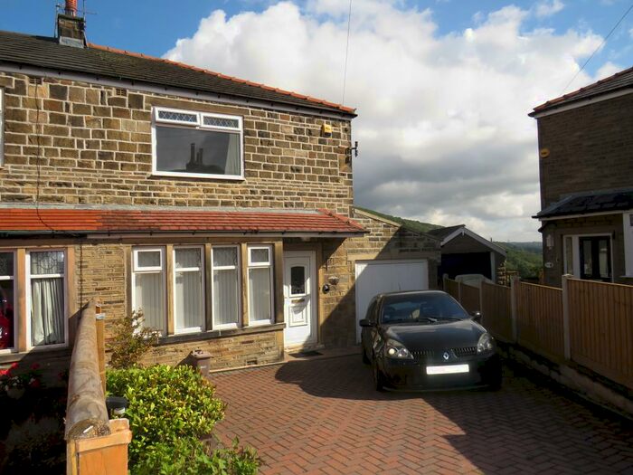 2 Bedroom Semi-Detached House To Rent In Exley Lane, Elland, HX5