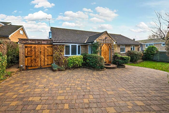 3 Bedroom Bungalow To Rent In Sycamore Avenue Hatfield, AL10