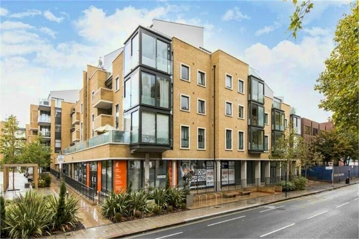 2 Bedroom Flat To Rent In Boulogne House, Frazer Nash Close, TW7